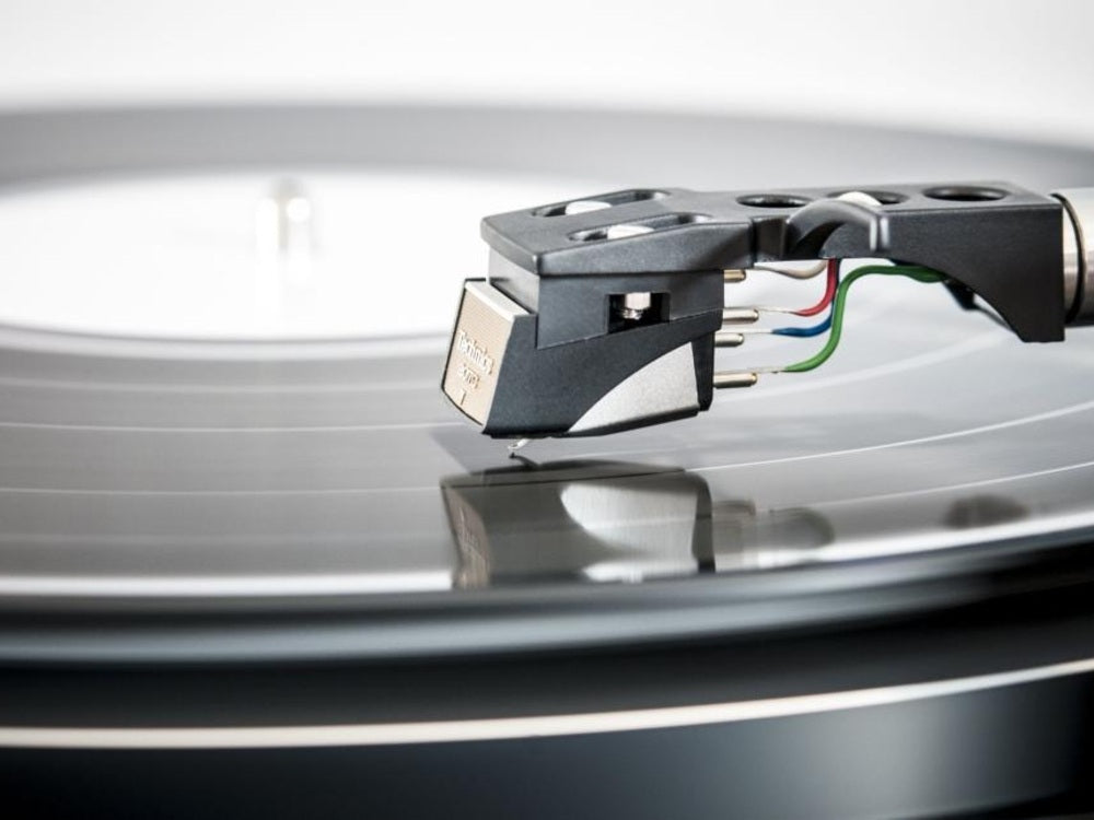 vinyl needle spinning record