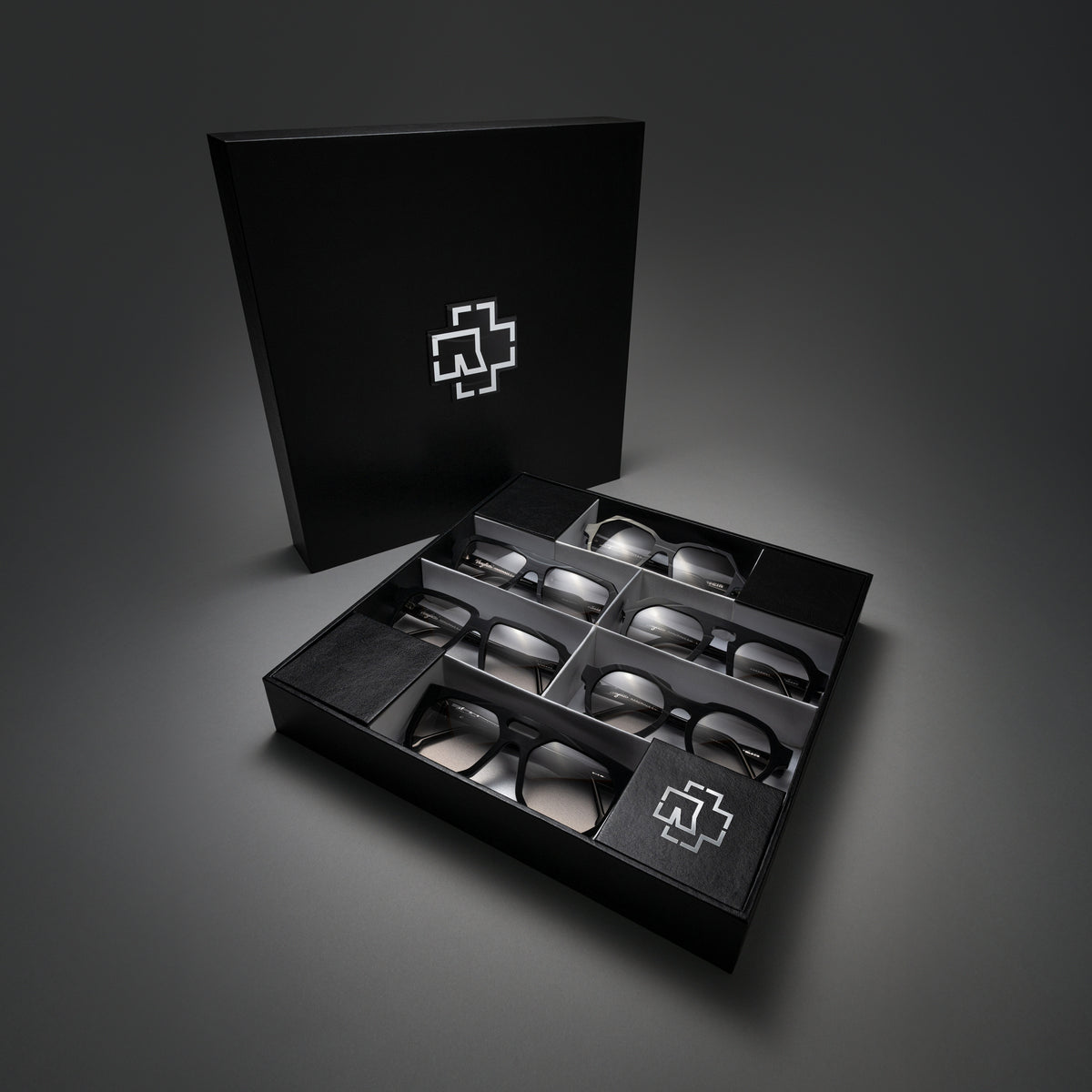 Black box with a logo containing the 6 Rammstein frames.